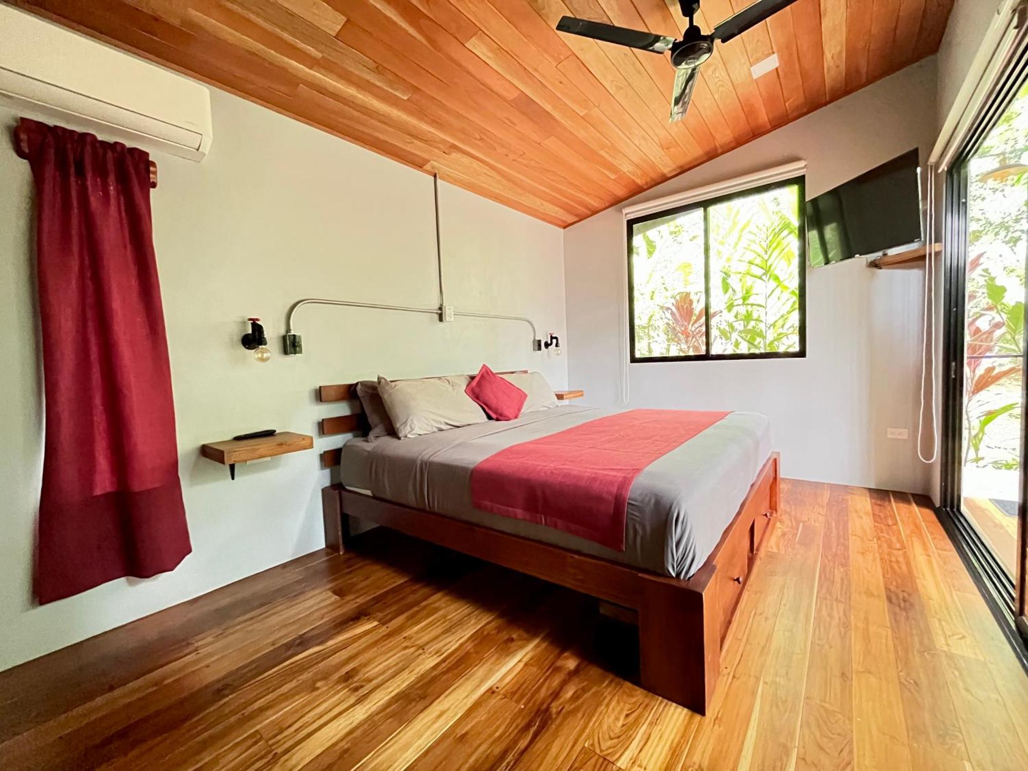 Industrial Studio With Private Jacuzzi 乌维塔 外观 照片