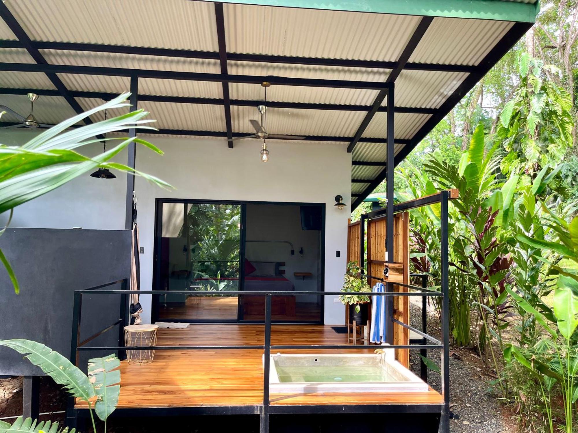 Industrial Studio With Private Jacuzzi 乌维塔 外观 照片